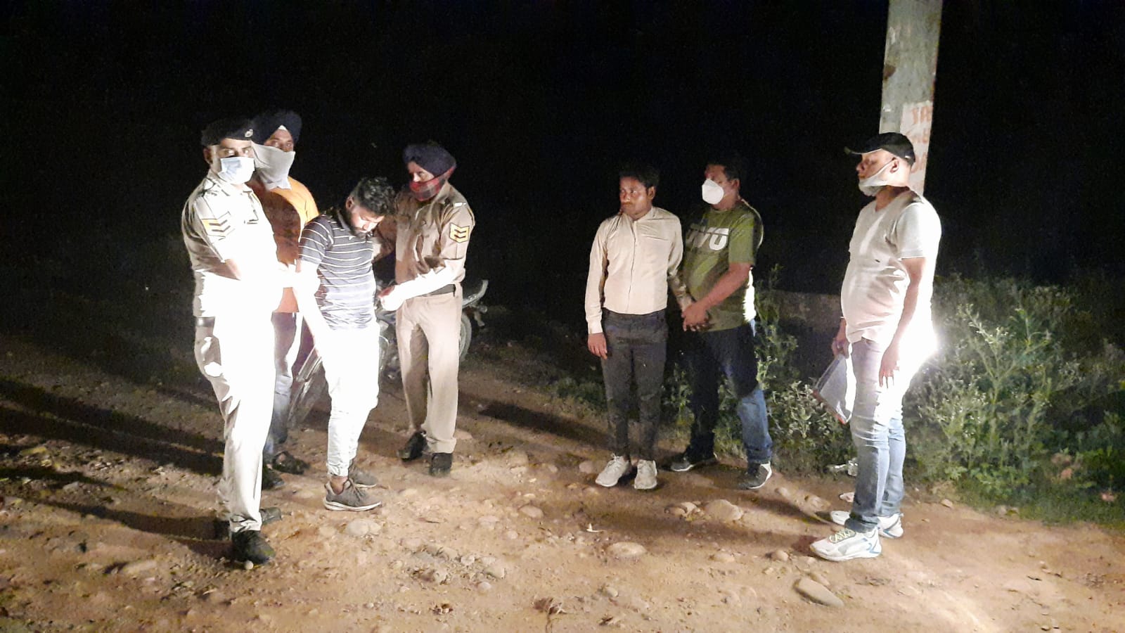 देर रात पुलिस को मिली बड़ी कामयाबी, 3 हजार कैप्सूल के साथ दो इंटरस्टेट तस्कर गिरफ्तार…