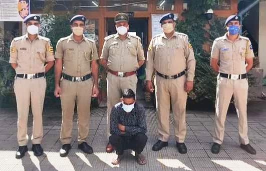 पुलिस ने दबोचा भगोड़ा अपराधी, इस मामले में चल रहा था फरार