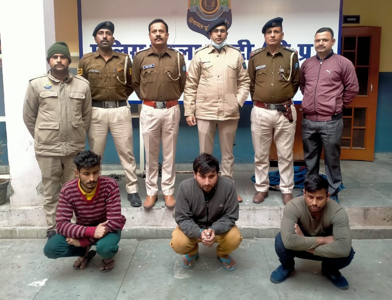 स्नेचिंग के 6 आरोपी गिरफ्तार, कोर्ट में किया पेश, रिमांड में होंगे बड़े खुलासे