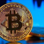 Cryptocurrency बाजार फिर से हुआ लाल, रिकॉर्ड हाई से 50% लुढ़का बिटकॉइन, जानें क्या है वजह ?