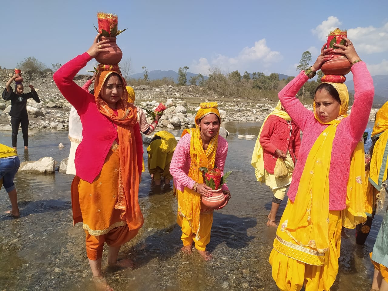 शिवरात्रि के उपलक्ष में महामृत्युंजय पाठ शुभारंभ…