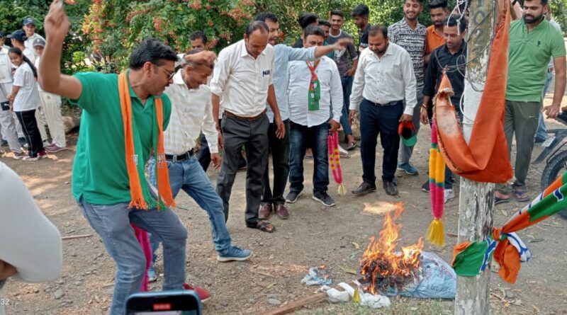 कोलर में भाजपा कार्यकर्ताओं ने फूंका खालिस्तान का पुतला….