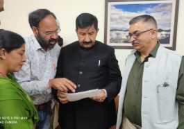 Sirmour News: इंटक का प्रतिनिधिमंडल उप मुख्यमंत्री से मिला और उठाई कर्मचारियों को ये अहम मांगे, पढ़ें क्या बोले डिप्टी सीएम