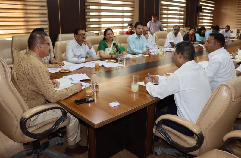 बाल कल्याण और बाल संरक्षण के लिए डीसी सिरमौर सुमित खिमटा ने विभागों को दिए ये अहम निर्देश
