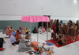 Paonta Sahib: द स्कॉलर्स होम स्कूल के प्रांगण में ‘सुखमनी साहिब’ के पाठ का आयोजन