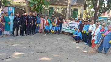 Paonta Sahib: रोटरी क्लब ने अस्पताल में स्टाफ के साथ सफाई कर चलाया स्वच्छता अभियान