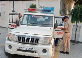 Paonta Sahib: हरियाणा के युवकों ने एक युवक के घर पर की पत्थरबाजी! दो बहराल के जंगल से गिरफ्तार! क्या है पूरा मामला देखें डिटेल
