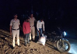 Paonta Sahib: पुलिस ने दबोचे दो शातिर बाइक सवार नशा तस्कर! इस घने जंगल के रास्ते से करते थे नशे की तस्करी! देखें पूरी डिटेल
