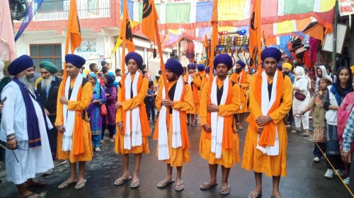 Gurudwara Shri Paonta Sahib: गुरु नानक देव जी के पवन प्रकाशोत्सव पर नगर कीर्तन का आयोजन! देखें क्या रहा खास