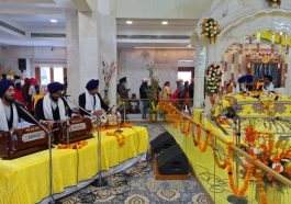 Paonta Sahib: गुरु की नगरी में नए साल पर श्रद्धालुओं की धूम! देश भर से पहुंचे श्रद्धालु