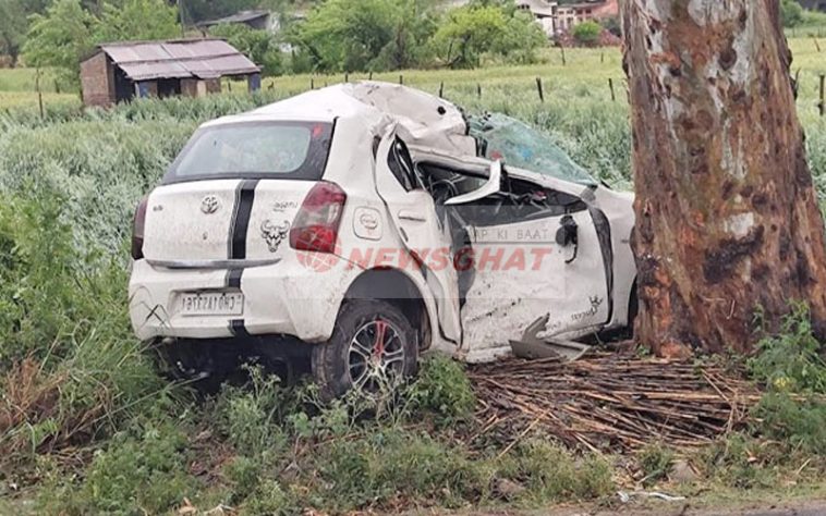 Car-collides-with-a-tree-on.jpg