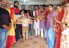 Himachal News: महाराष्ट्र के भक्तों ने ज्वालामुखी मंदिर में चढ़ाया 11.716 किलोग्राम चांदी का छत्र