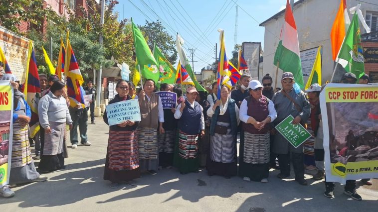 Paonta Sahib: तिब्बती समुदाय में पांवटा साहिब में किया रोष प्रदर्शन! क्या है कारण देखें पूरी ख़बर