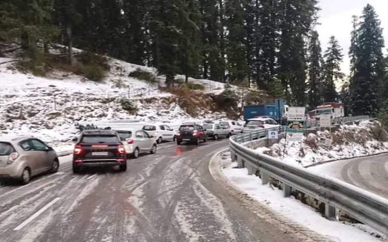 Himachal Weather: चार दिन बारिश-बर्फबारी के आसार! अंधड़ चलने व बिजली चमकने का अलर्ट