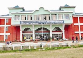 HP News: केंद्रीय विश्वविद्यालय में गुरु-शिष्य का पवित्र रिश्ता तार-तार! शिक्षक को बर्खास्त करने की मांग
