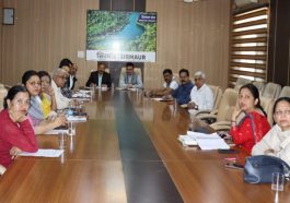 Sirmour News: अस्पतालों में स्वास्थ्य सेवाओं पर लगातार निगरानी रख रही जिला गुणवत्ता आश्वासन समिति