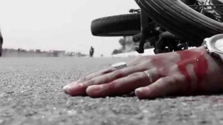 Accident In Himachal: बेकाबू होकर सड़क पर पलटी बाइक! 19 साल के युवक ने गवाई जान Accident In Himachal: बेकाबू होकर सड़क पर पलटी बाइक! 19 साल के युवक ने गवाई जान