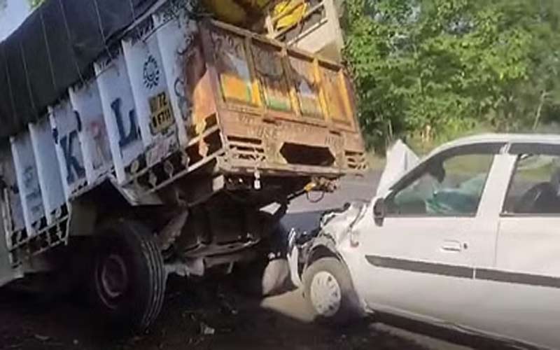 Himachal Accident: नीलगाय से टकरा कर पिकअप से भिड़ी कार! हादसे में चालक सहित दो…..