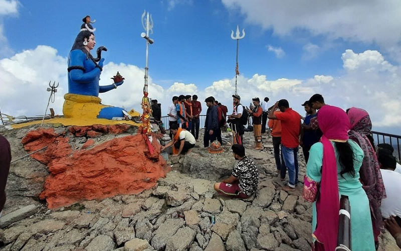 Sirmour News: शिरगुल महाराज की तपोस्थली चूड़धार में कल होगा शांत महायज्ञ! पहुंचेगे 30 हजार श्रद्धालु