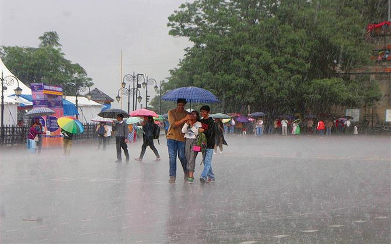 Himachal Weather: हिमाचल में तीन दिन तक भारी बारिश-बर्फबारी! अंधड़ चलने सहित ओलावृष्टि का अलर्ट