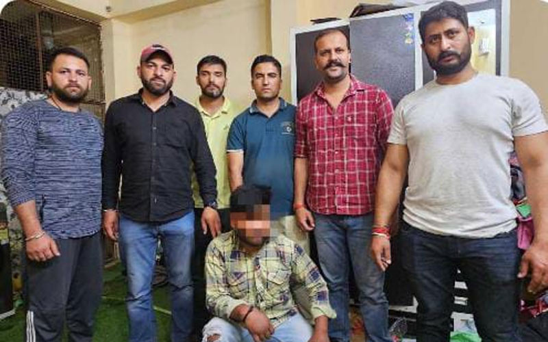 Sirmour News: पुलिस ने घर से पकड़ा 110.5 ग्राम चिट्टा! तस्कर से कैश सहित आभूषण भी बरामद