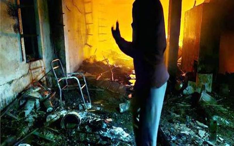 HP News: कन्फेक्शनरी की दुकान चढ़ी आग की भेंट! सारा सामान जलकर राख