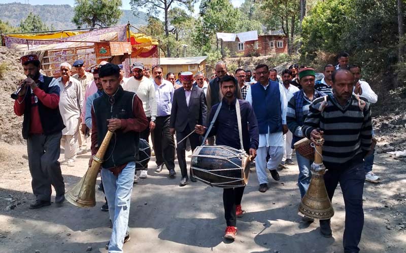 Sirmour News: दो दिवसीय जिला स्तरीय मां नगरकोटी मेला शुरू! शोभायात्रा में सैंकड़ों लोग हुए शामिल