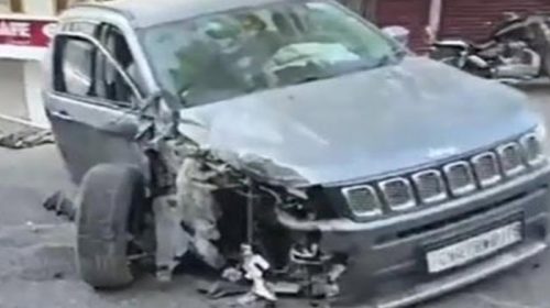 Unknown-vehicle-hit-the-car.jpg