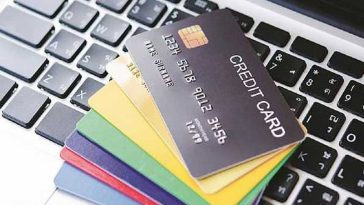 SBI vs HDFC Credit Card: जानिए देश के दो टॉप बैंकों में से कौन सा क्रेडिट कार्ड आपको बना सकता है स्मार्ट यूजर
