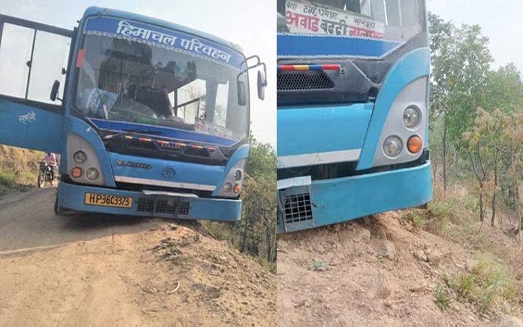 Himachal Accident: स्टेरिंग जाम होने से सड़क के बाहर निकली HRTC बस! 25 यात्री……