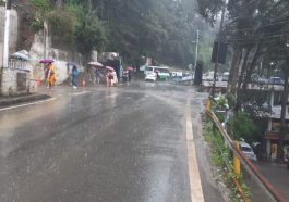 Himachal Weather: हिमाचल में आज से तीन दिन तक भारी बारिश-बर्फबारी! इन जिलों के लिए अलर्ट जारी