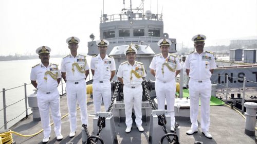 Indian Navy: इंडियन नेवी में नौकरी करने का शानदार मौका! सैंकड़ों पदों पर निकली भर्ती, सैलरी एक लाख से ज़्यादा