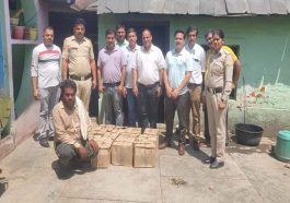 Himachal Crime News: गौशाला में छिपा कर रखी थी शराब! पुलिस ने दबिश देकर पकड़ी इतनी पेटियां