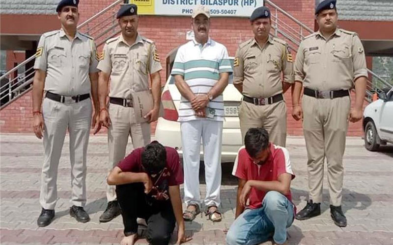 Himachal Crime News: पुलिस ने गाड़ी से पकड़ी चरस! हरियाणा निवासी दो तस्कर काबू
