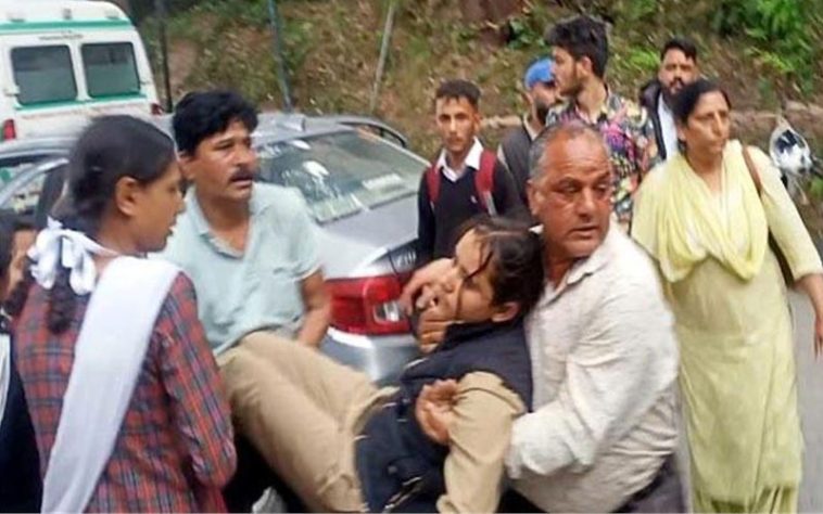 Himachal Latest News: सरकारी स्कूल के 20 बच्चों की एक साथ बिगड़ी तबीयत! मची अफरा-तफरी