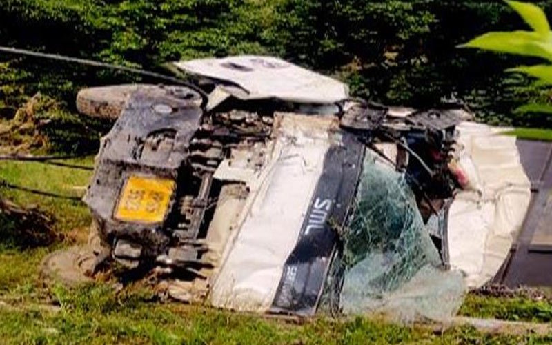 हिमाचल में बड़ा हादसा: टिप्पर के खाई में गिरने से तीन की मौत! 4 वर्षीय मासूम घायल