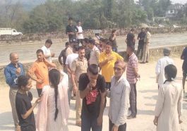 Breaking News: नहर में कूदे युवक और युवती! बेटे को बचाने के चक्कर में पिता ने भी लगाई छलांग