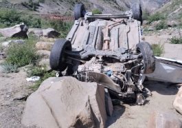 हिमचाल में दर्दनाक हादसा: गाड़ी के गहरी खाई में गिरने से बैंक कर्मचारी की मौत! एक घायल