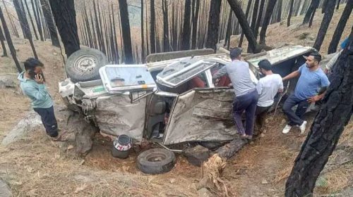 Accident In Himachal: दूध की सप्लाई लेकर जा रही बोलेरो हादसे का शिकार! गाड़ी के नीचे दबने से एक की मौत