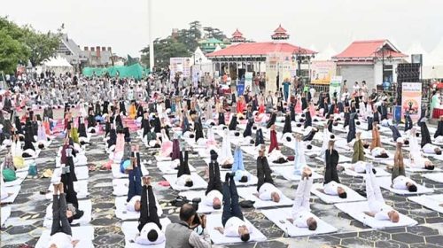 International Yoga Day: शिमला के रिज मैदान में हुआ राज्यस्तरीय कार्यक्रम! योगाभ्यास से दिया निरोग रहने का संदेश