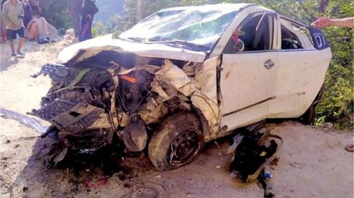 Himachal Accident: देव कमरुनाग के दर्शनों को जा रहे श्रद्धालुओं की गाड़ी दुर्घटनाग्रस्त! चालक गंभीर घायल