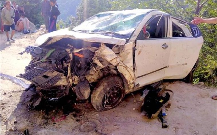 Himachal Accident: देव कमरुनाग के दर्शनों को जा रहे श्रद्धालुओं की गाड़ी दुर्घटनाग्रस्त! चालक गंभीर घायल