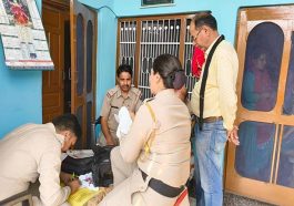 Himachal Crime News: चोरी के इरादे से घर में घुसे तीन शातिर! मां-बेटे ने ऐसे पहुंचाए हवालात