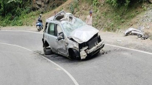 Accident In Himachal: गाड़ी के दुर्घटनाग्रस्त होने से हिमाचल घूमने आए टूरिस्ट की मौत! चार जख्मी