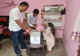 HP News: उप-चुनावों के लिए पोस्टल बैलेट के माध्यम से 359 मतदाताओं ने घर से किया मतदान