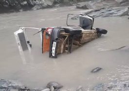 Accident In Himachal: सड़क से लुढ़क कर रावी नदी में गिरी ऑल्टो कार! युवक की मौत