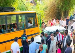 Accident In Himachal: हिमाचल में बस और गाड़ी के बीच जोरदार टक्कर! हादसे में चालक…