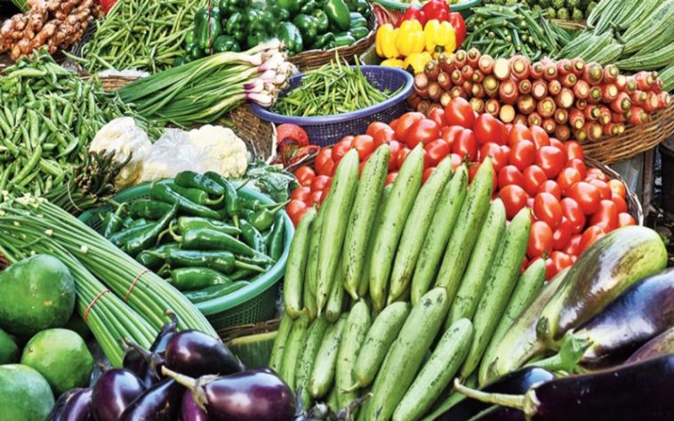 Vegetable Price Hike: त्योहारी सीजन में महंगी हुई सब्जियां! 80 पहुंचा टमाटर, जानिए कब मिलेगी महंगाई से राहत