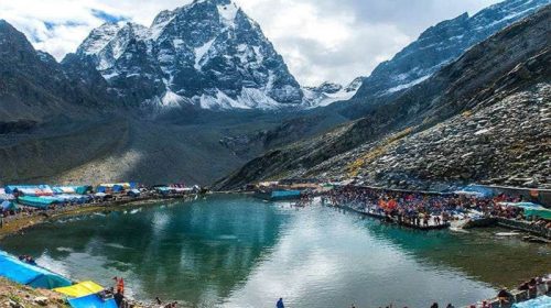 Manimahesh Yatra: मणिमहेश यात्रा पर जा रहे श्रद्धालु की पत्थर लगने से दर्दनाक मौत