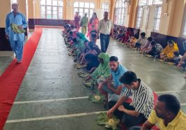 HP News: टौर के पत्तल में लंगर परोसने की तारादेवी मंदिर से हुई शुरुआत! अब सभी मंदिरों में हरी पत्तल में परोसा जाएगा लंगर